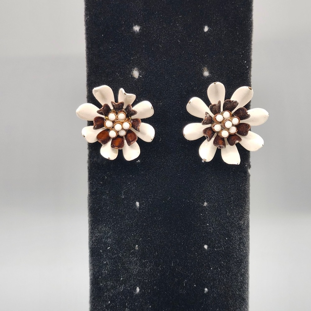 Vintage Cream Brown Enamel Floral Clip On Earrings 1.25" Daisy Flower